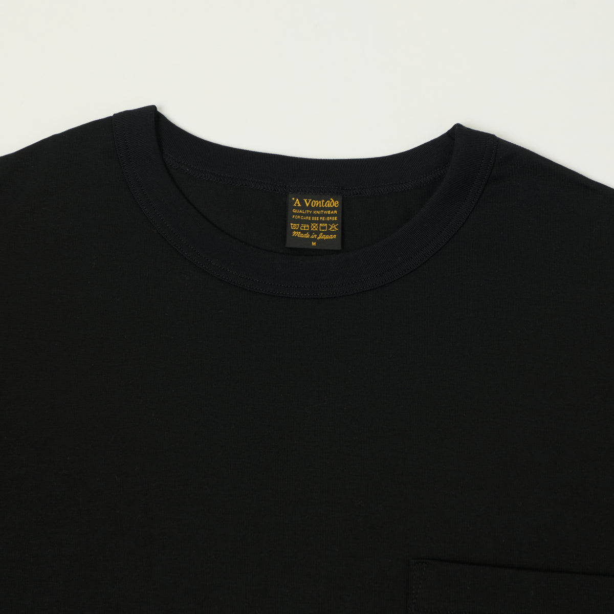 A Vontade 'Silket' Athletic T-Shirt - Black