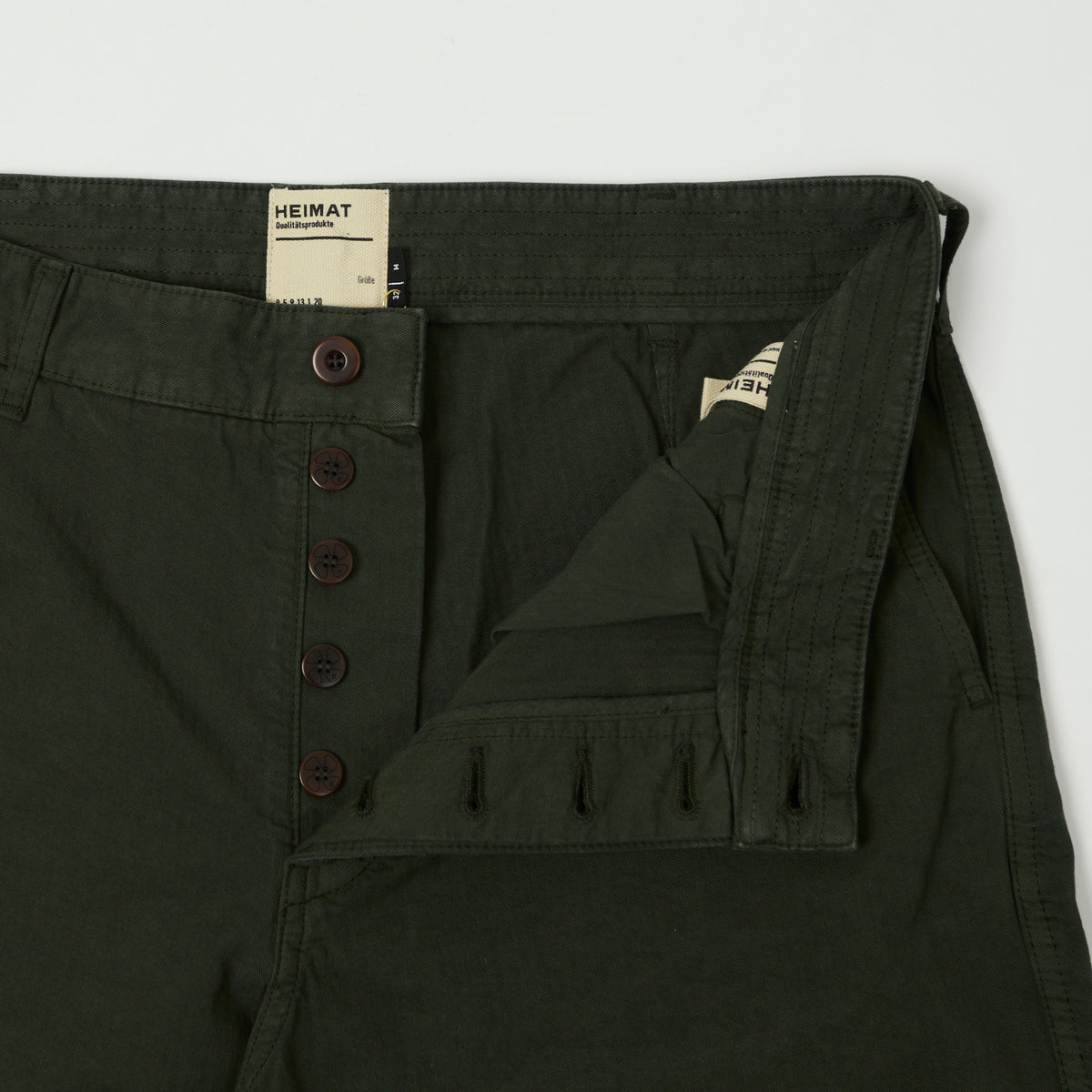 Heimat 'Journey' Herringbone Twill Chinos - Military Green