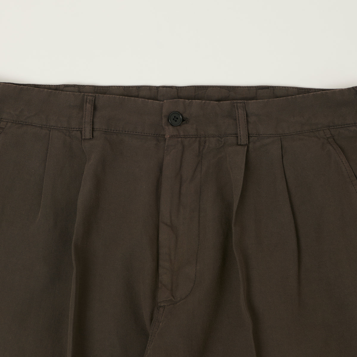 Knickerbocker 'Canal' Pleated Cotton Linen Trouser - Black/Olive