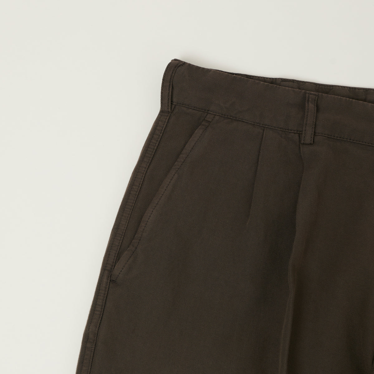 Knickerbocker 'Canal' Pleated Cotton Linen Trouser - Black/Olive