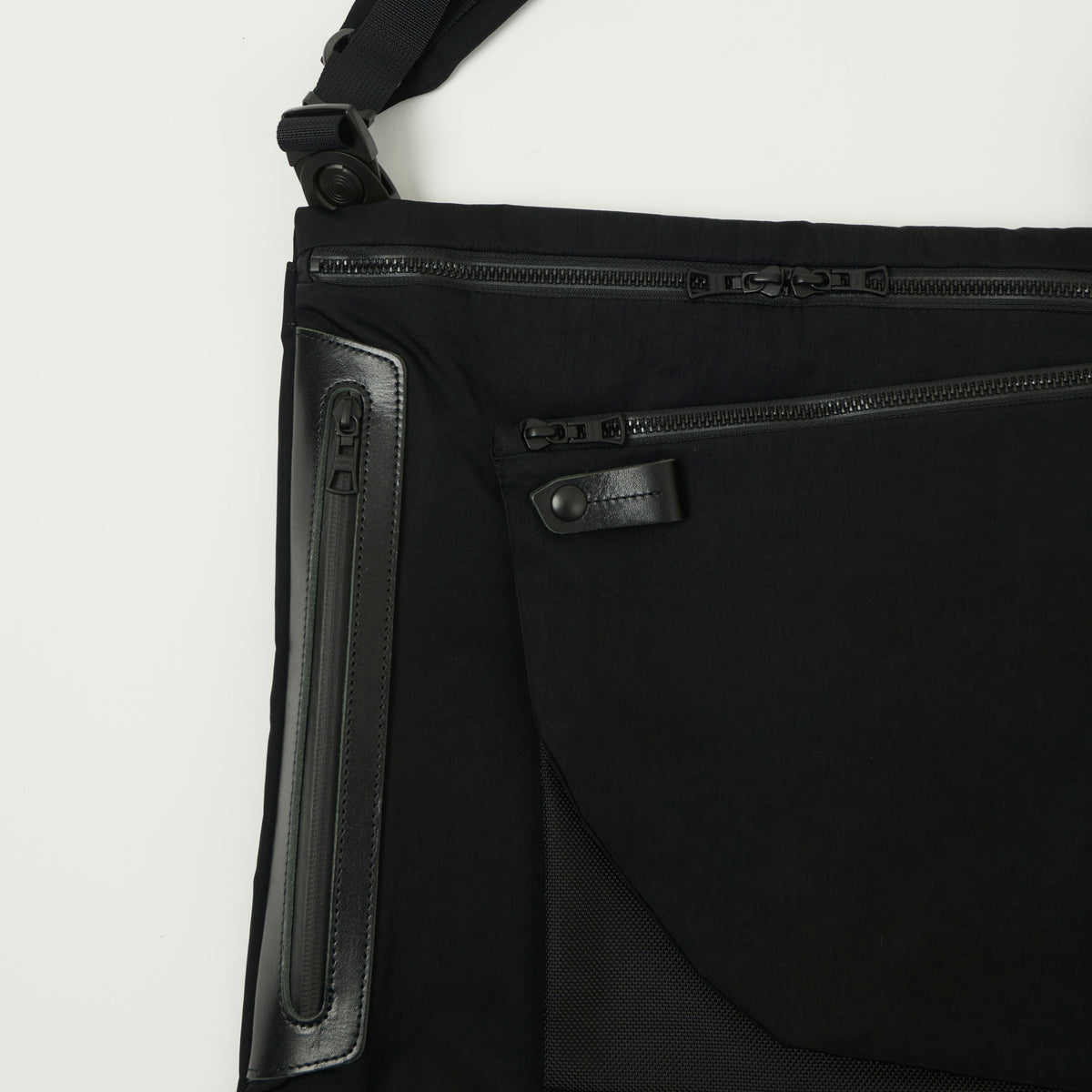 Master-Piece Circus Tote Bag - Black