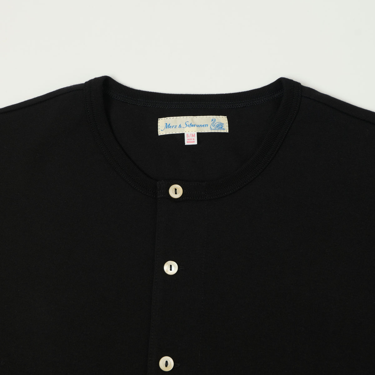 Merz b. Schwanen 'The Originals' 2M06 Classic Long Sleeve Henley - Black