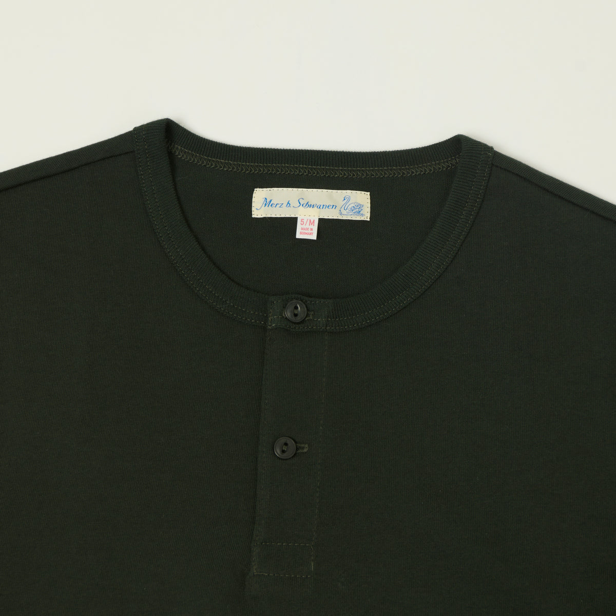 Merz b. Schwanen 'The Originals' 2M16LS Classic Cropped Long Sleeve Henley - Forest