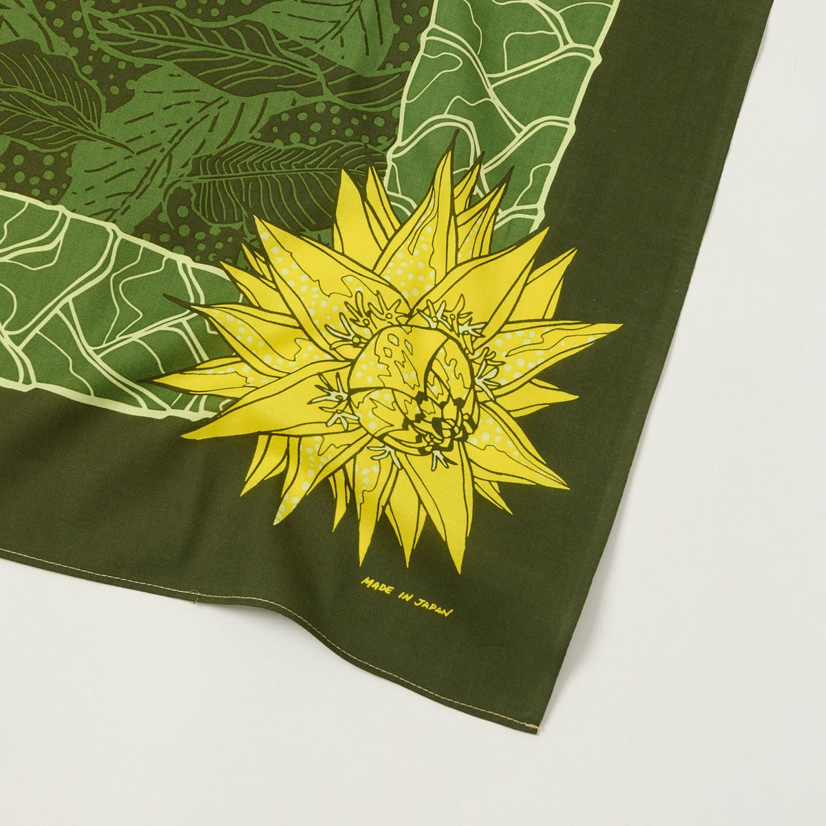 One Ear Brand 'Musella Lasiocarpa' Bandana - Green