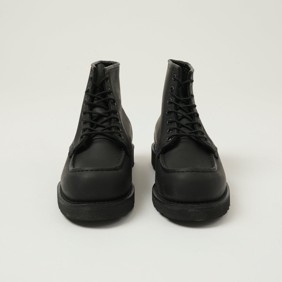 Red Wing 8074 Classic Moc Toe Boot - Black Harness
