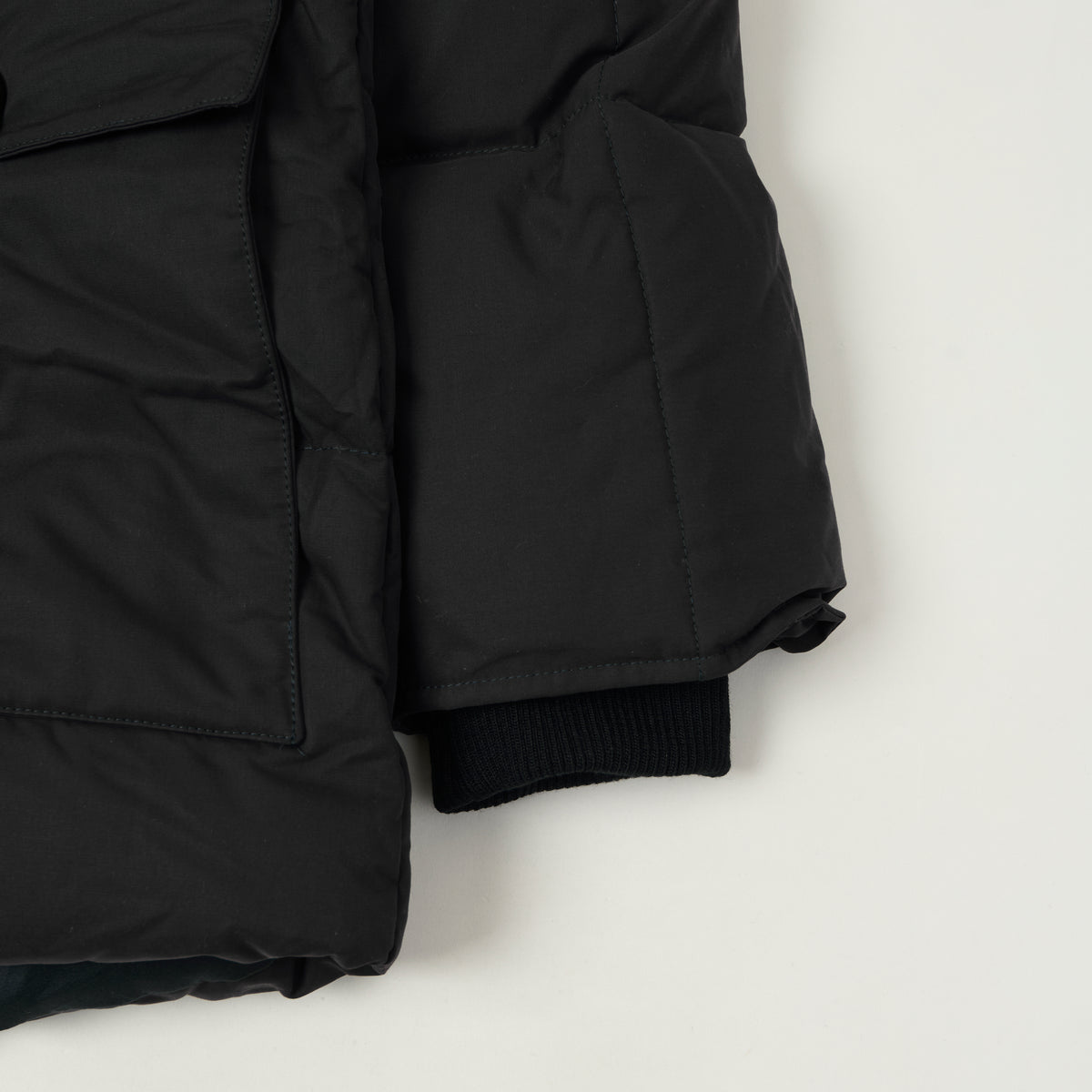 Shangri-La Heritage 'Presena' Quilted Down Jacket - Black