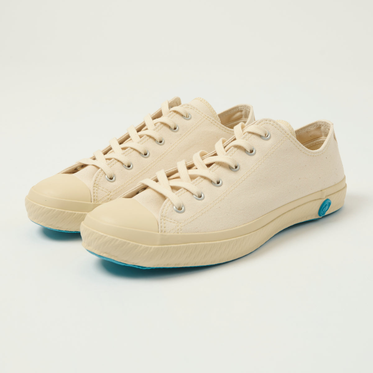 Shoes Like Pottery Low Canvas Trainer - White