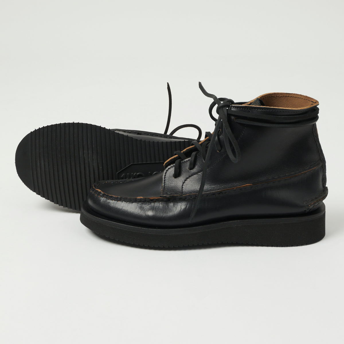 Yuketen All Handsewn Maine Guide 6 Eye Boot - G Black