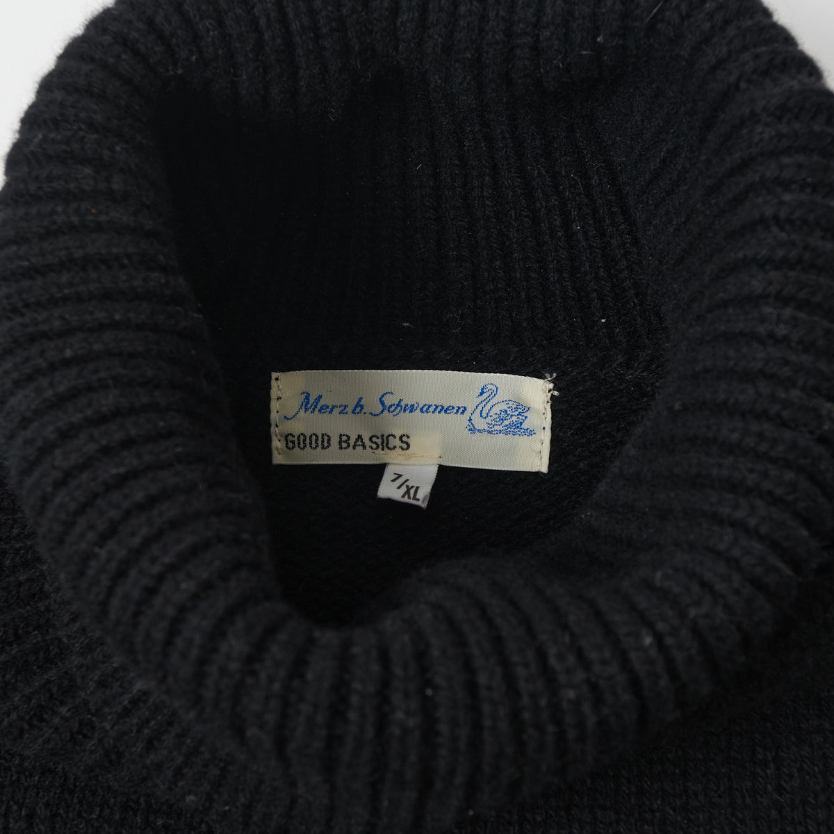 Merz b. Schwanen Wool Cashmere Knit Trutleneck - Deep Black