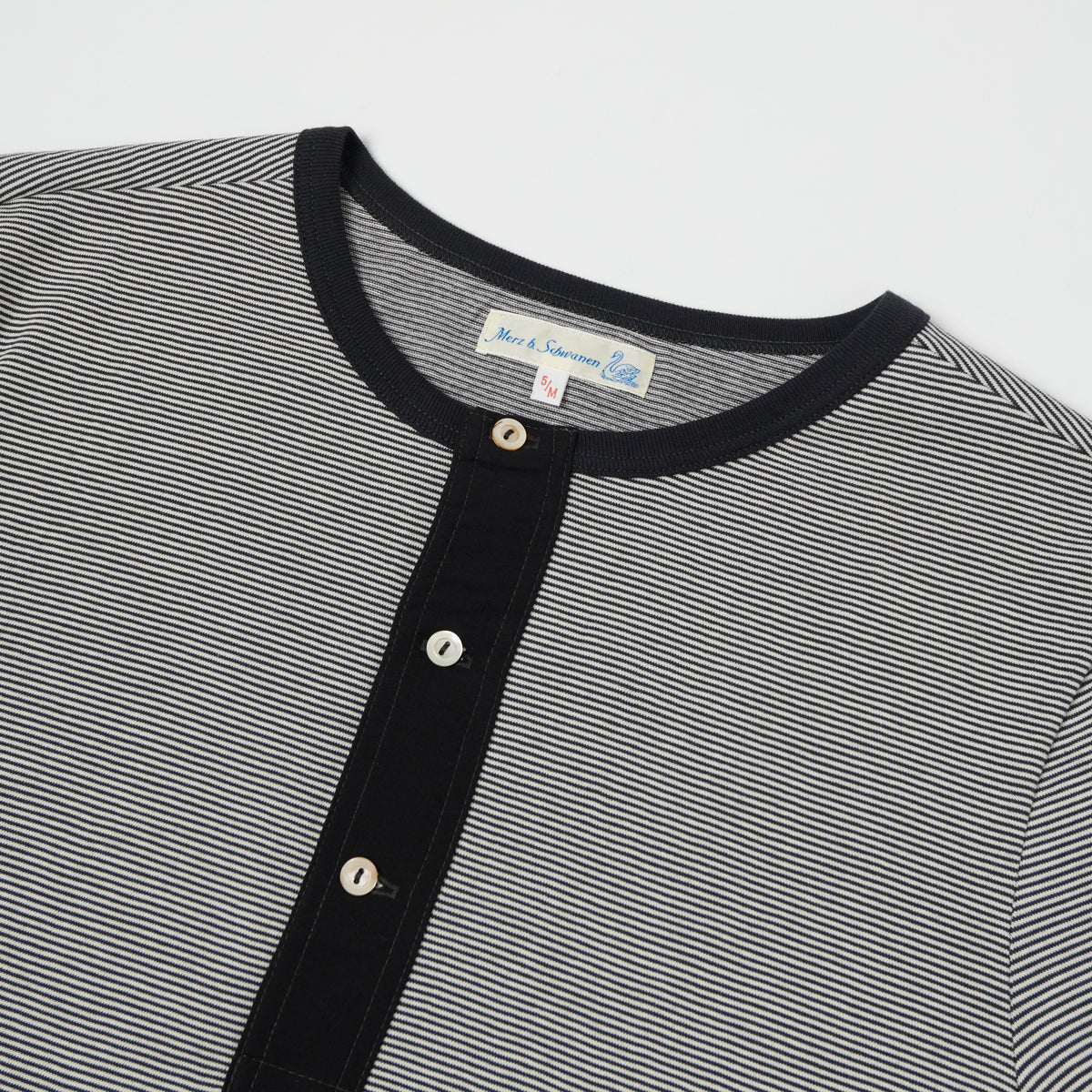 Merz b. Schwanen 'The Originals' 227 Short Sleeve Striped Henley - Charcoal/Nature