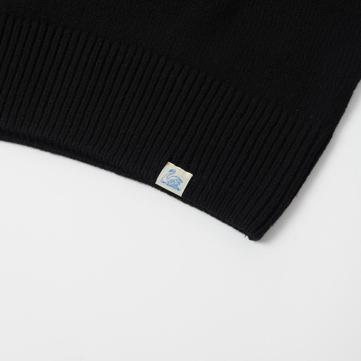 Merz b. Schwanen Recycled Cashmere Pullover - Deep Black