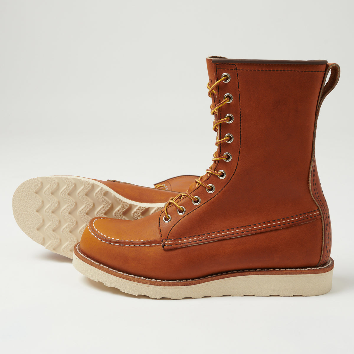 Red Wing 0877 Classic Moc Toe Boot - Oro Legacy
